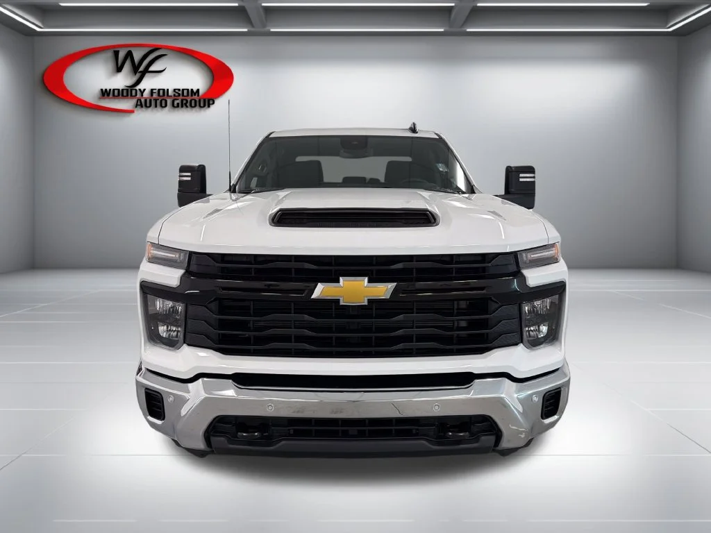 New 2026 Summit White Chevrolet WT image 2