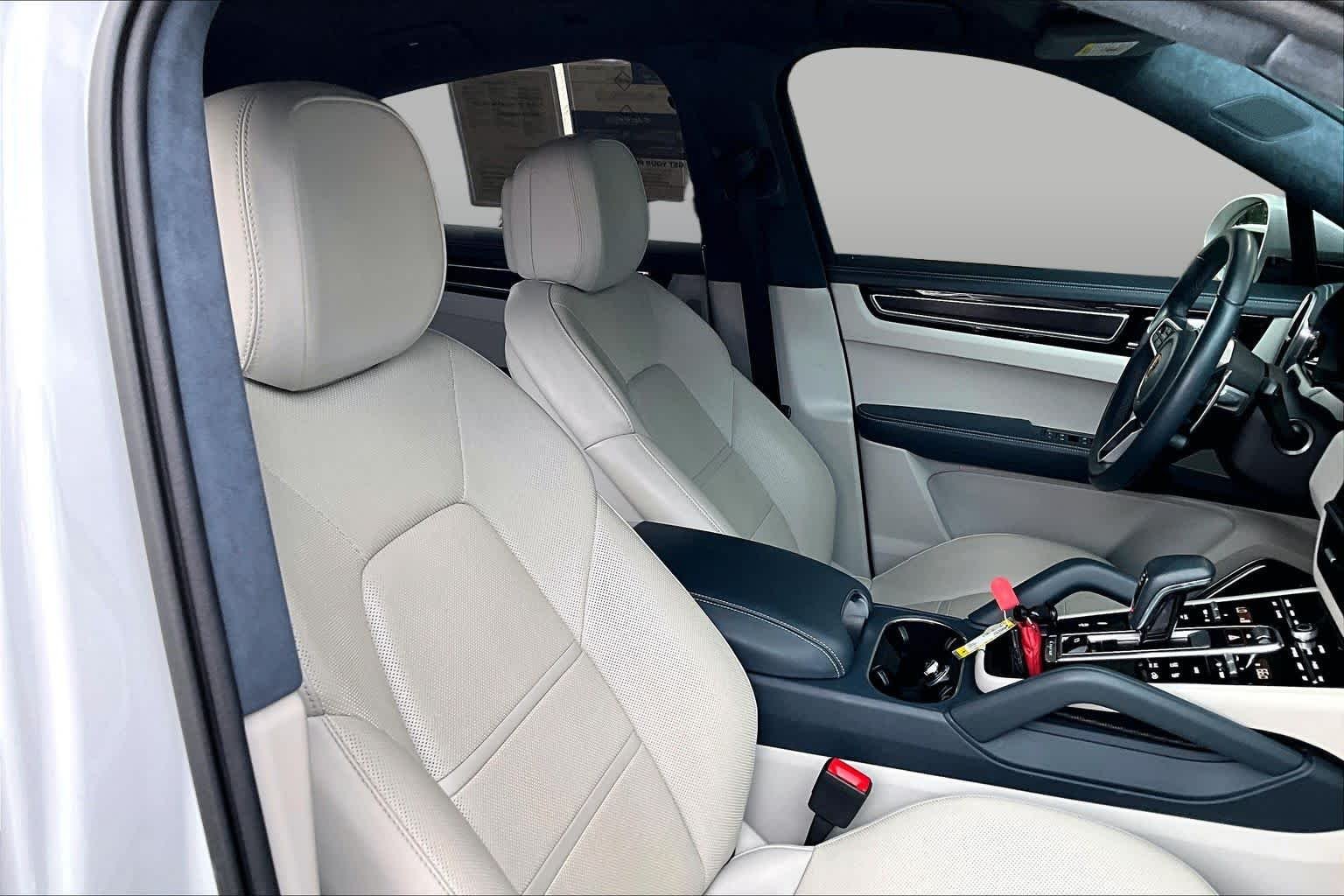 Used 2022 White Porsche GTS image 9
