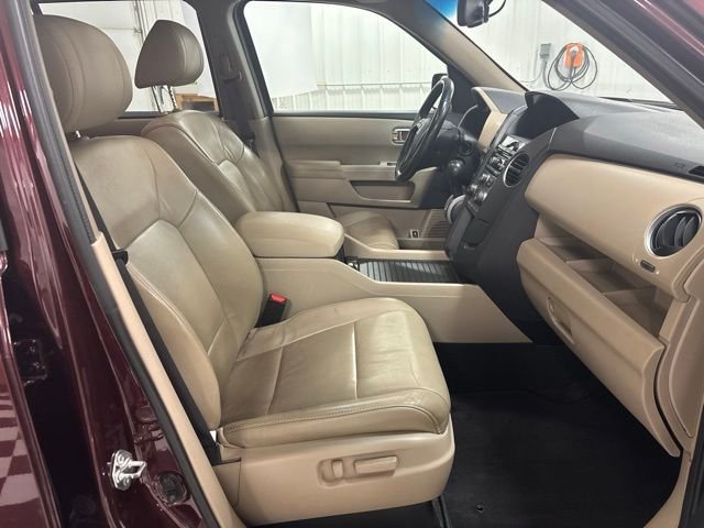 Used 2015 Red Honda EX-L image 32