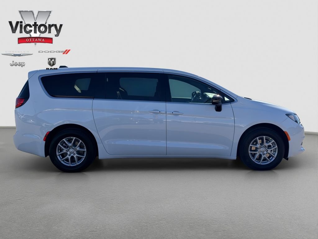 New 2026 Bright White Clear-Coat Exterior Paint Chrysler LX image 7