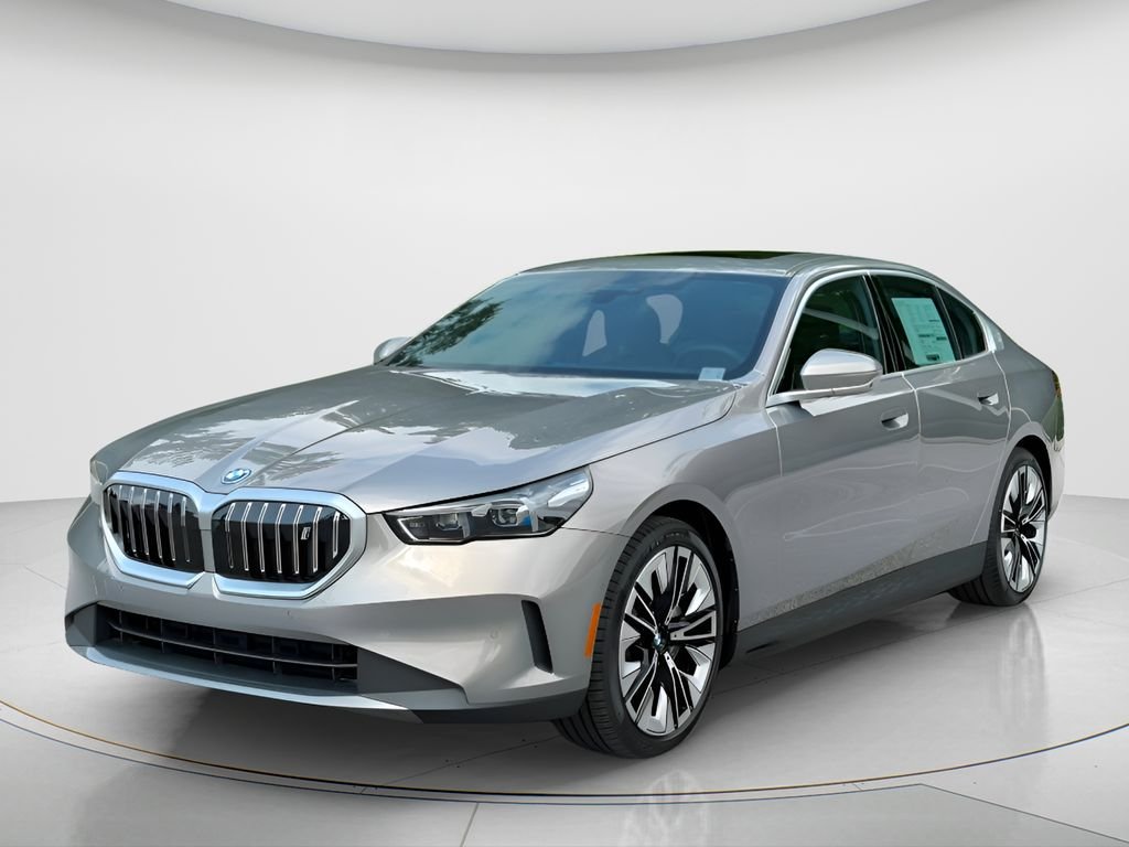 New 2027 Oxide Grey Metallic BMW xDrive40 image 1
