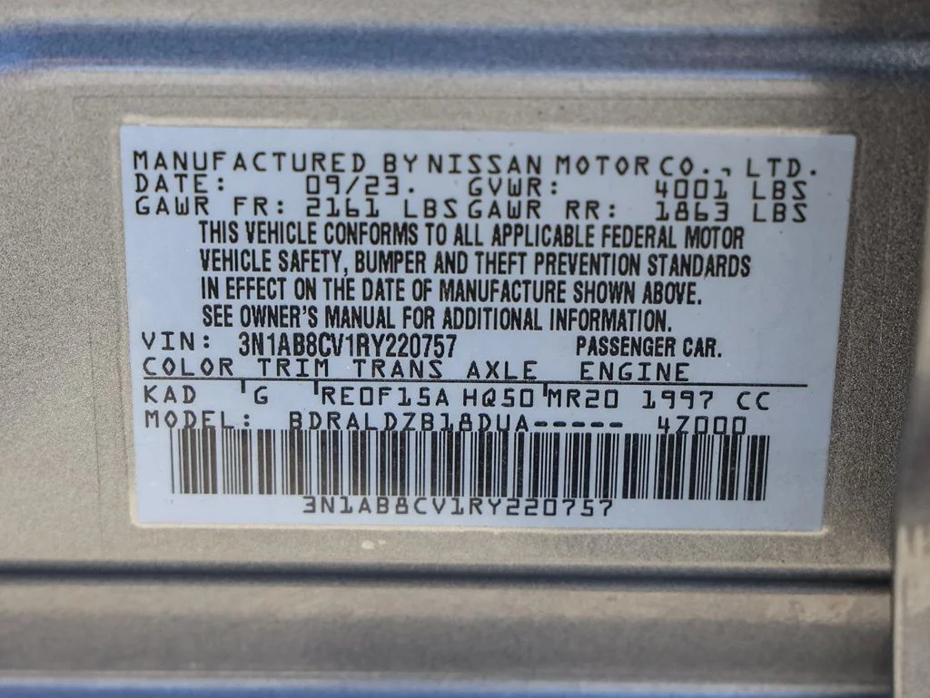 Used 2024 Gray Nissan SV image 31