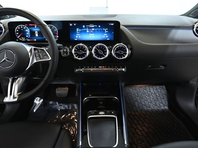 Used 2025  Mercedes-Benz GLA 250 image 2