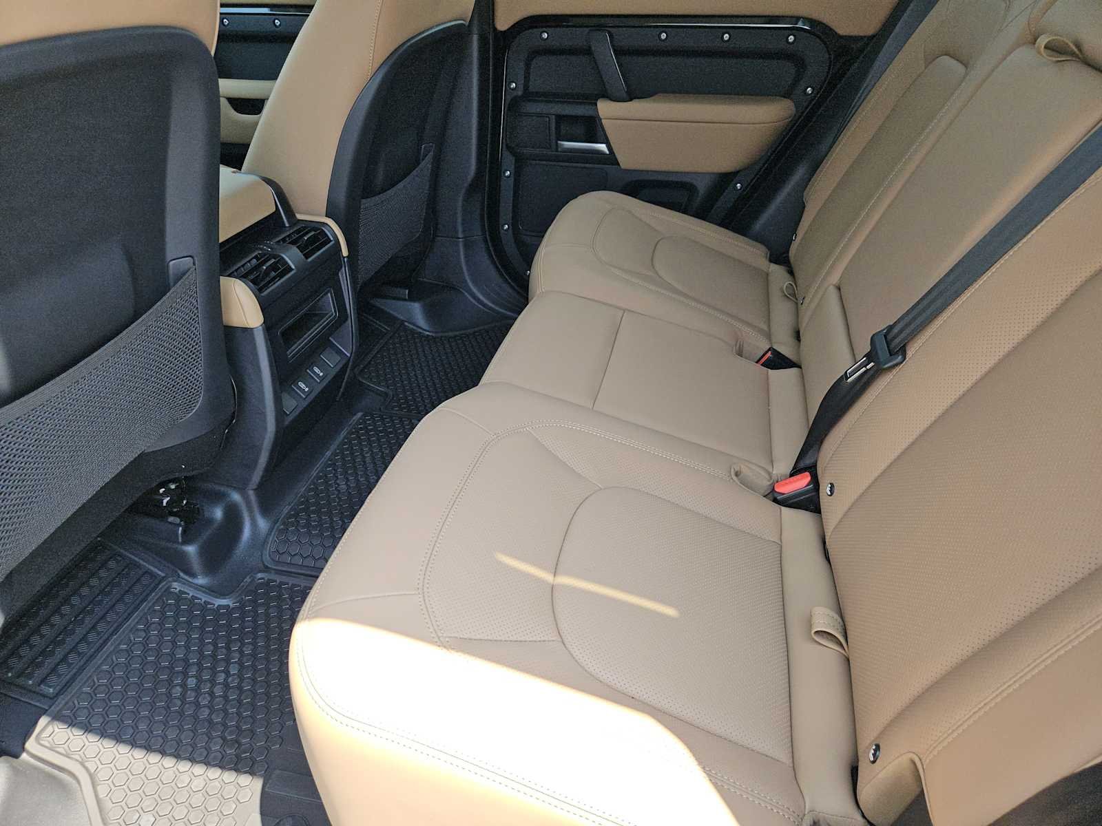 New 2026 Santorini Black LAND ROVER S image 27