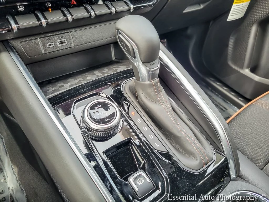2026 GMC Canyon AT4 - Photo 15