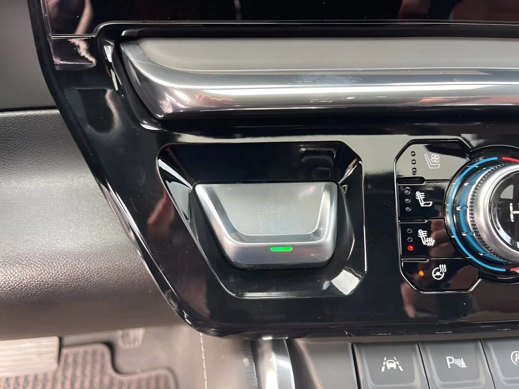 New 2026 Glacier White Tricoat GMC Denali Ultimate image 24