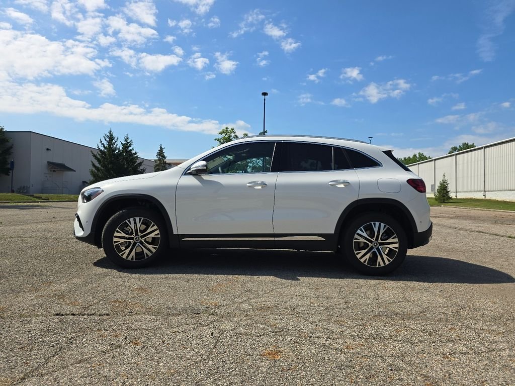 New 2026 Polar White Mercedes-Benz GLA 250 image 11