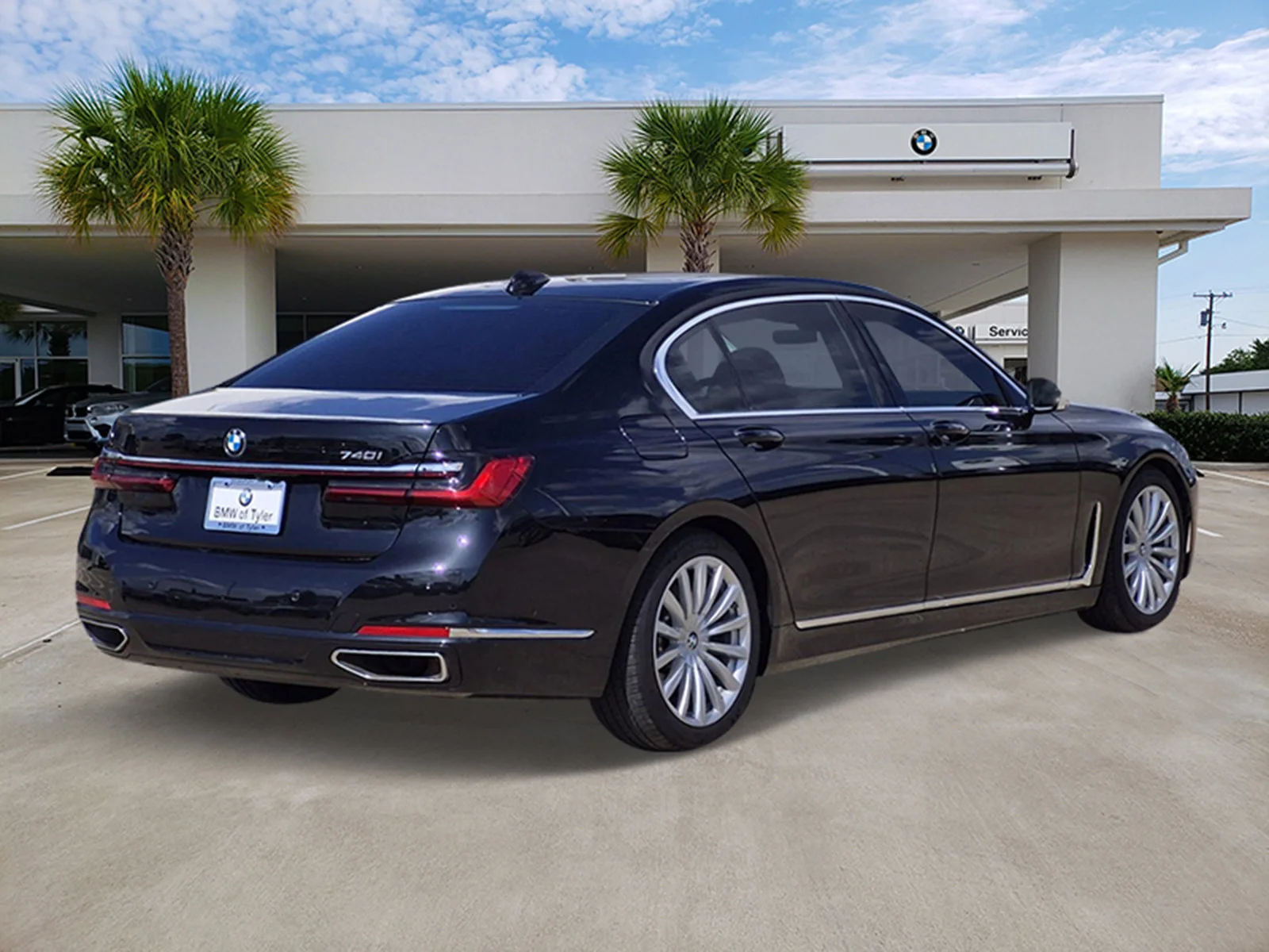 Used 2022 Black Sapphire Metallic BMW 740i image 4
