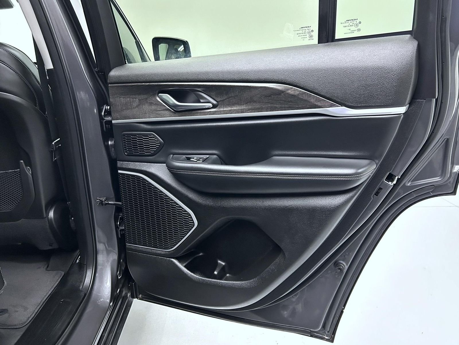 Used 2022 Gray Jeep Limited image 17