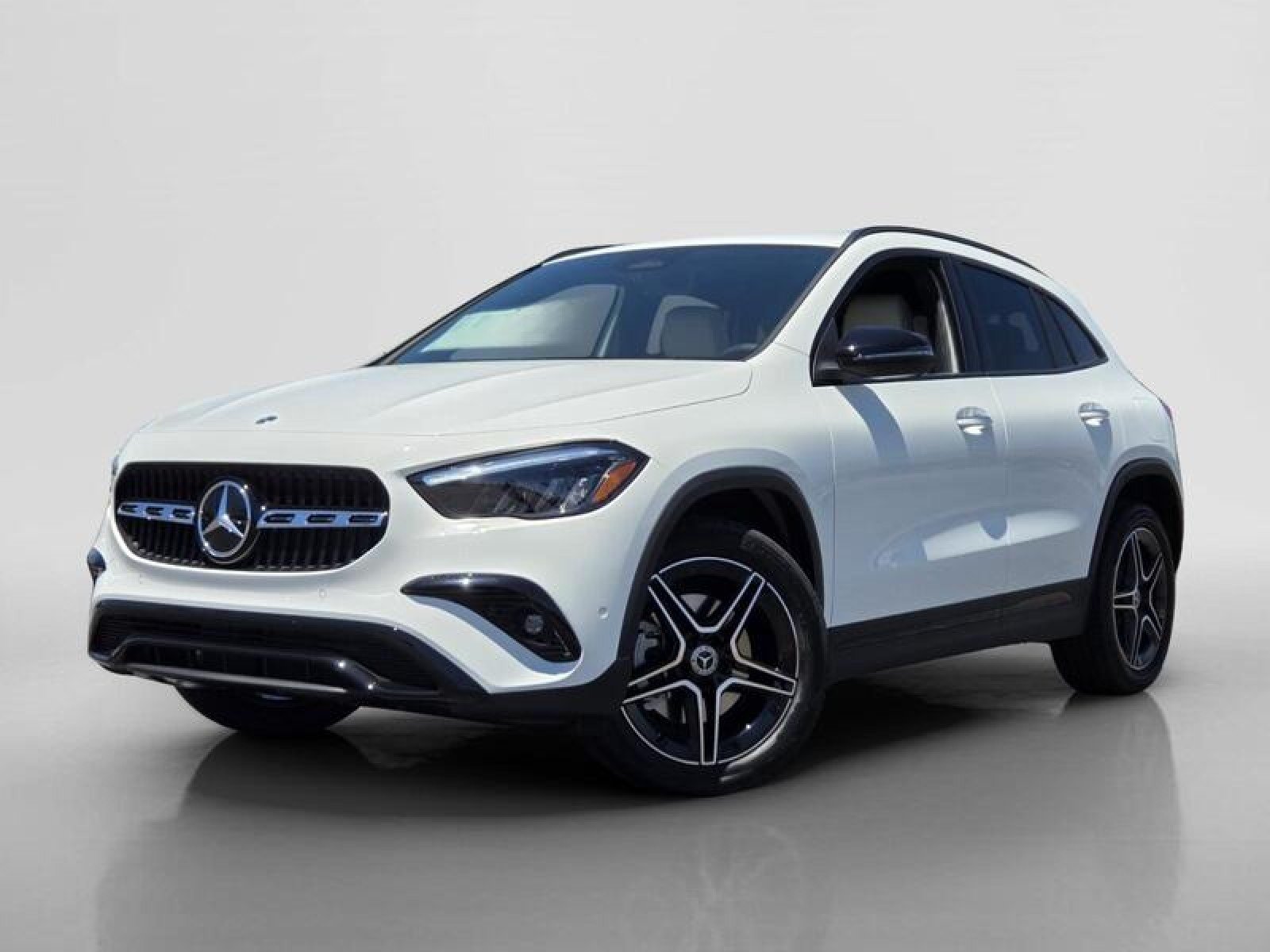 New 2026 Polar White Mercedes-Benz GLA 250 SUV image 1