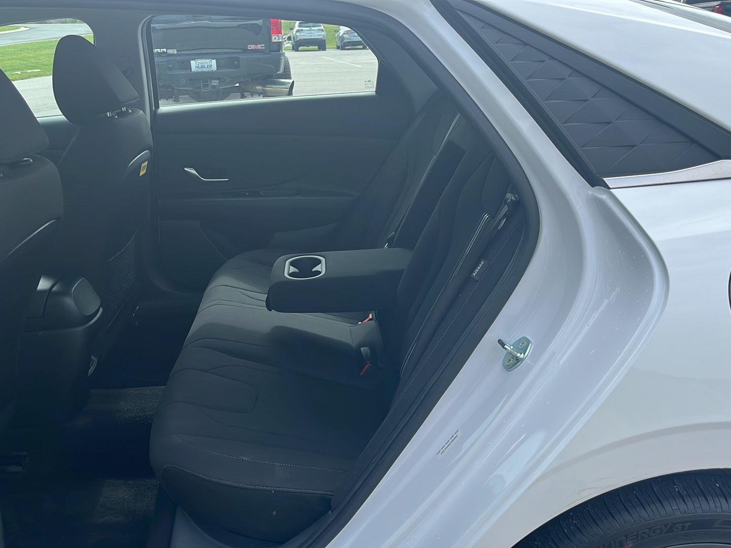 Used 2025  Hyundai SEL Convenience image 23