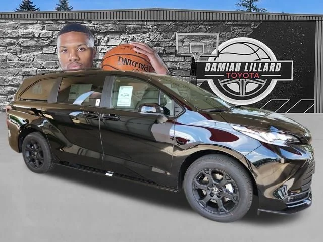 2026 Toyota Sienna Woodland Edition Hybrid AWD's photo