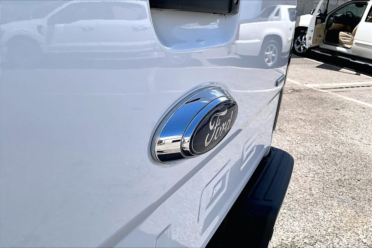 Used 2019 Oxford White Ford XLT image 31