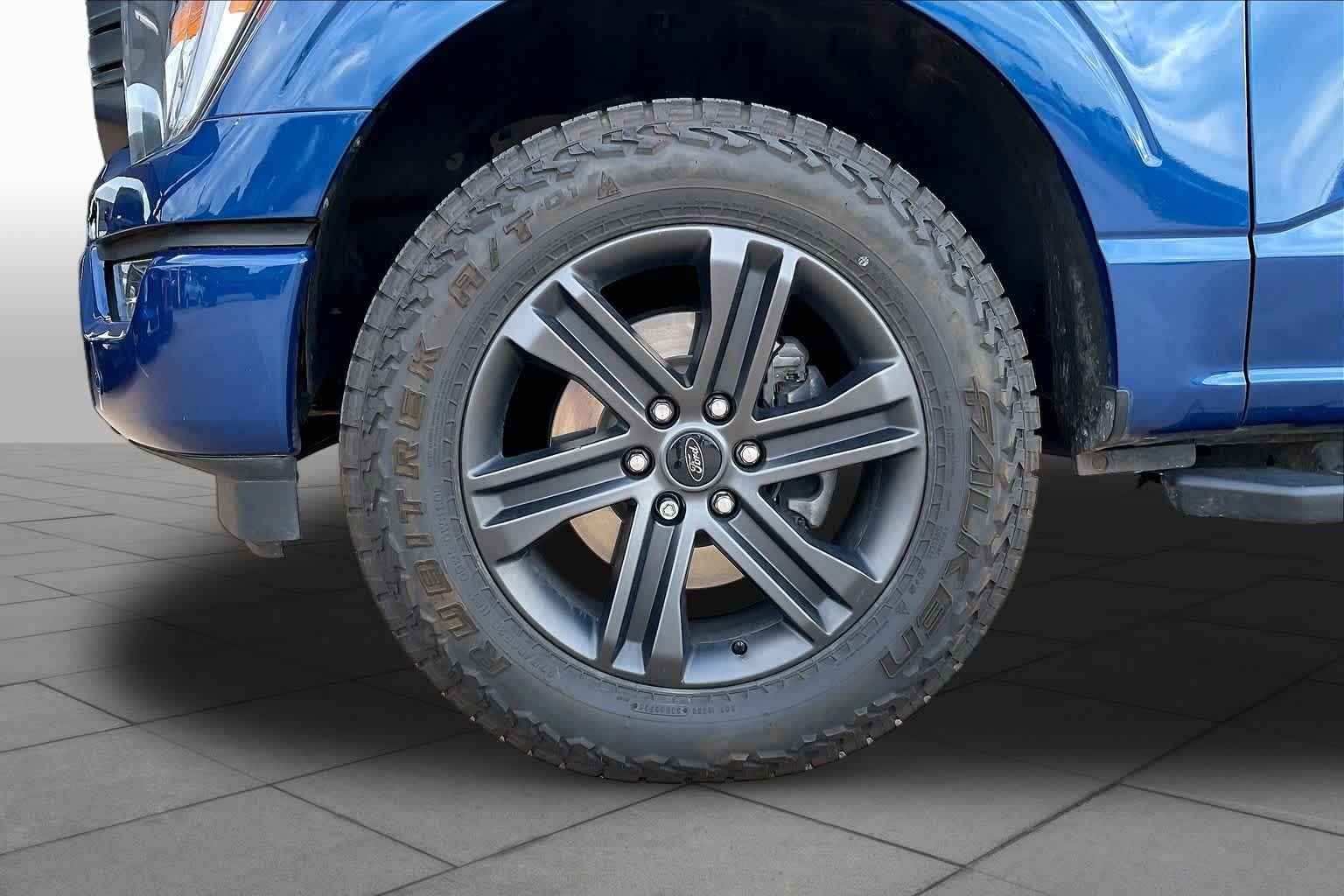 Used 2022 Atlas Blue Metallic Ford XLT image 11