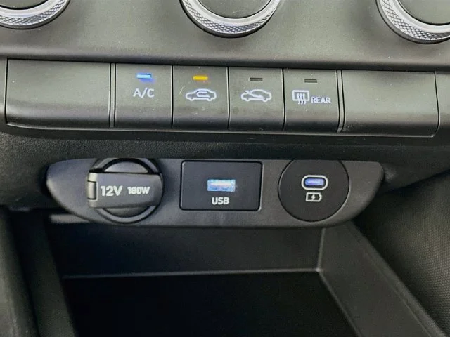 New 2026 Hyundai ELANTRA SE
