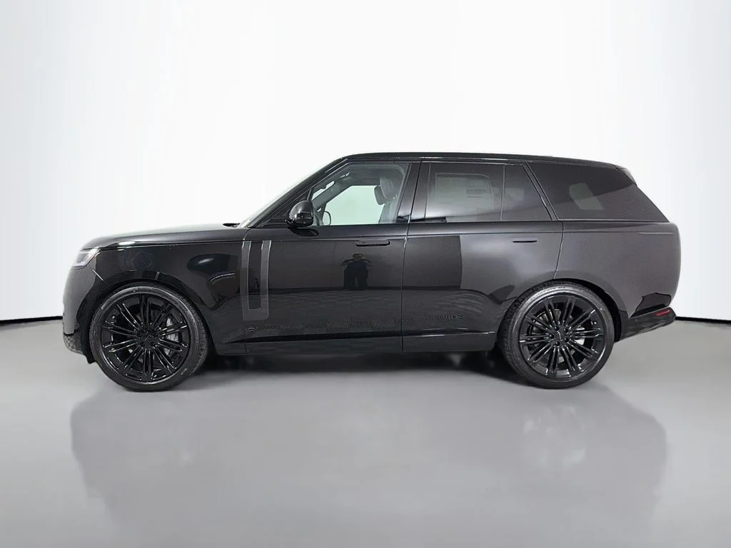New 2026 Santorini Black Land Rover SE image 8