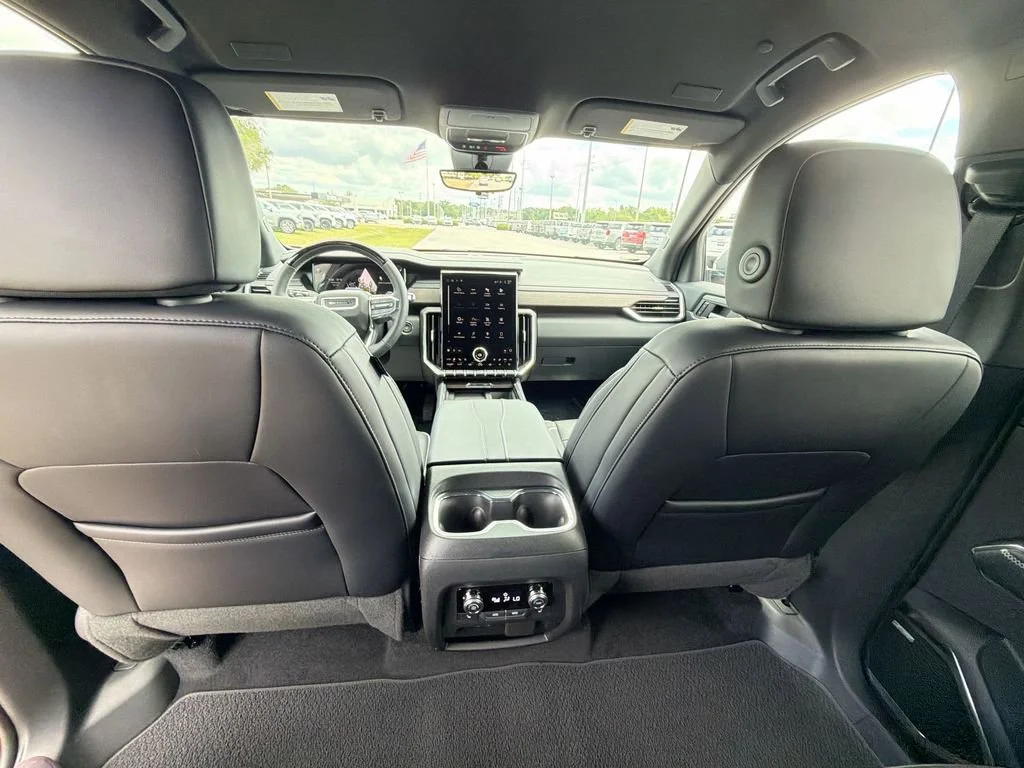 2026 GMC Acadia Denali - Photo 12