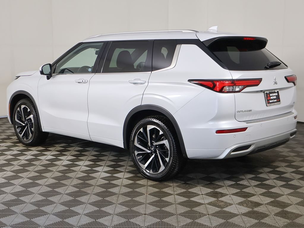 Used 2022 White Mitsubishi SEL image 12