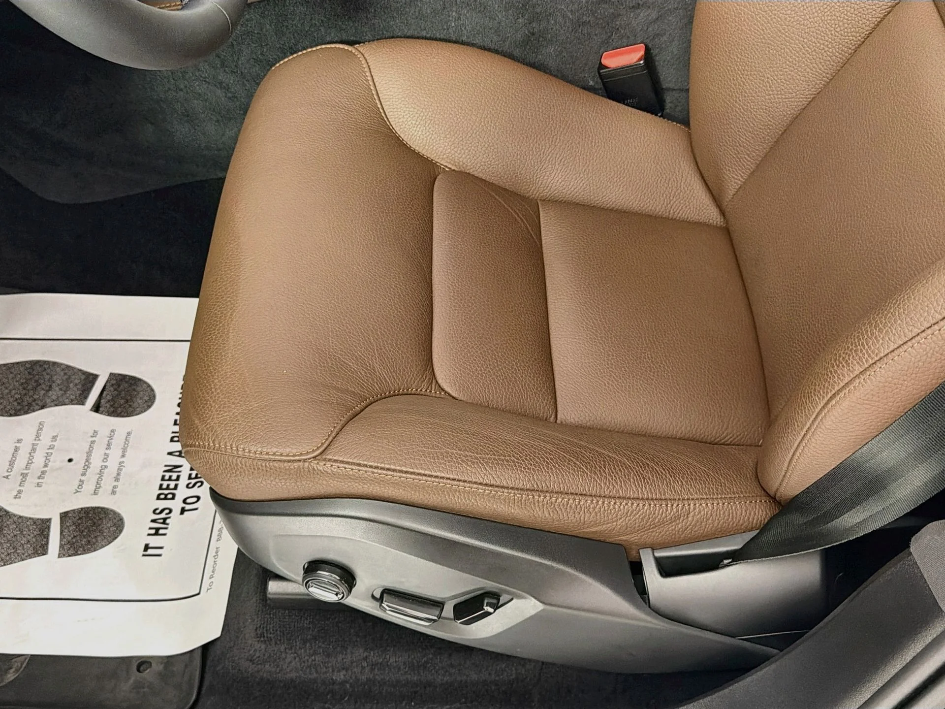 Certified Used 2023 Onyx Black Volvo Plus image 21