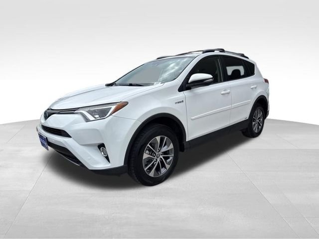 Used 2017 White Toyota XLE image 3