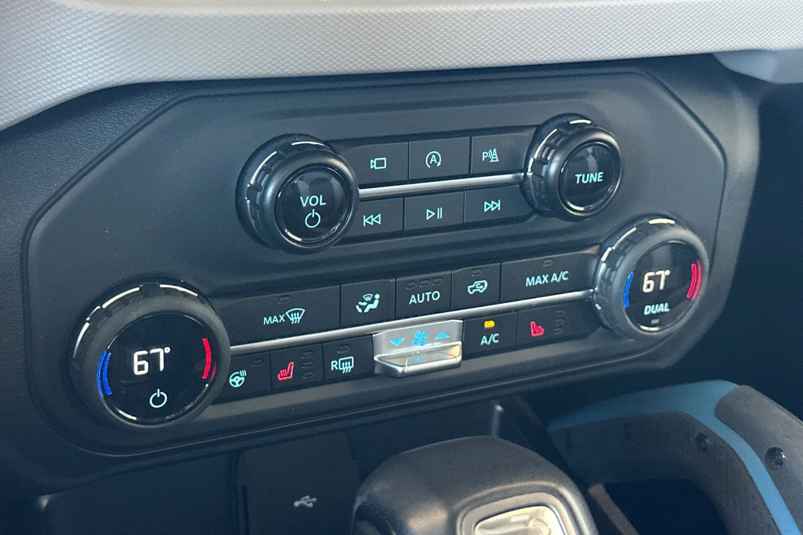 Used 2024 GRAY Ford Wildtrak image 20