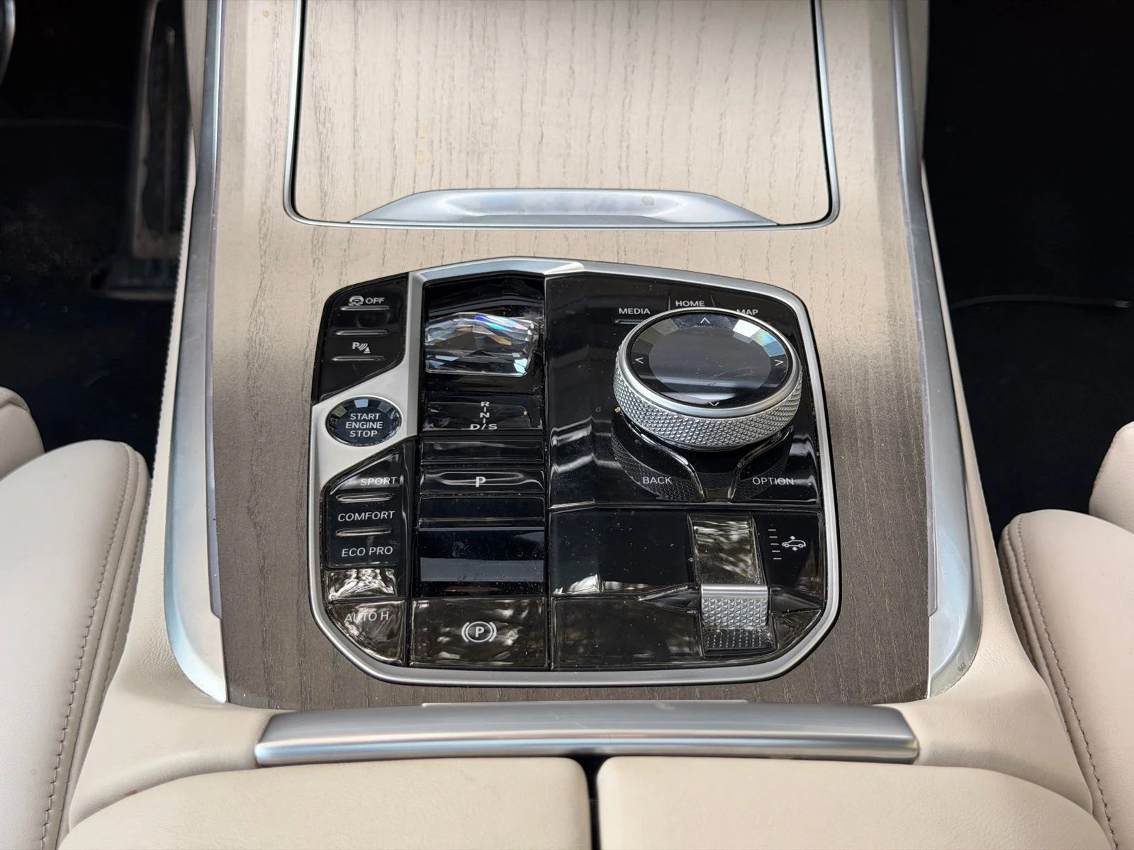 Used 2024 Gray Metallic BMW xDrive40i image 18