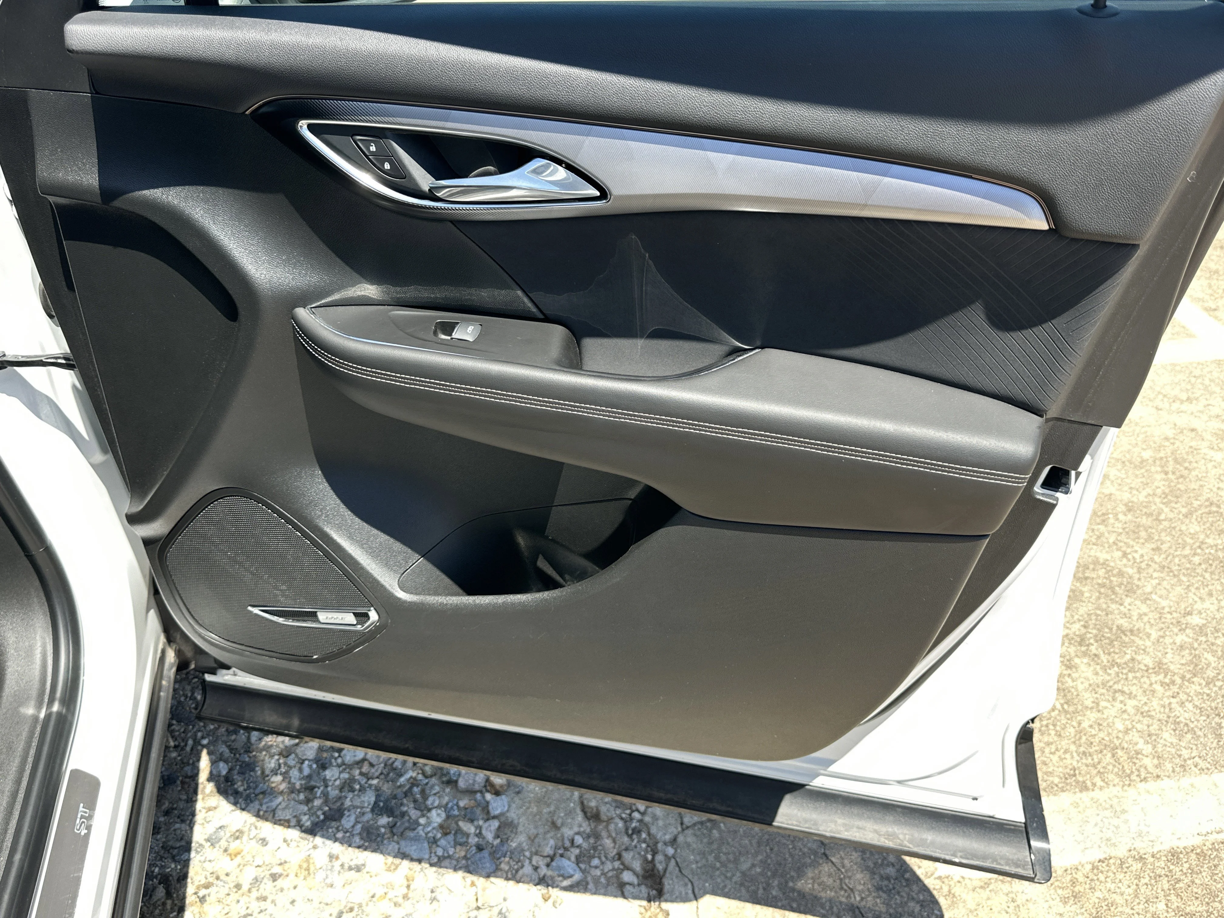 Used 2025 Summit White Buick Sport Touring image 15