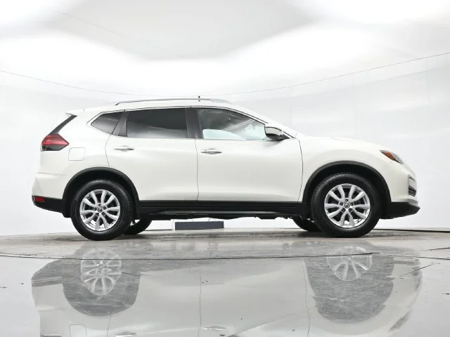 Used 2018 Pearl White Nissan SV image 32