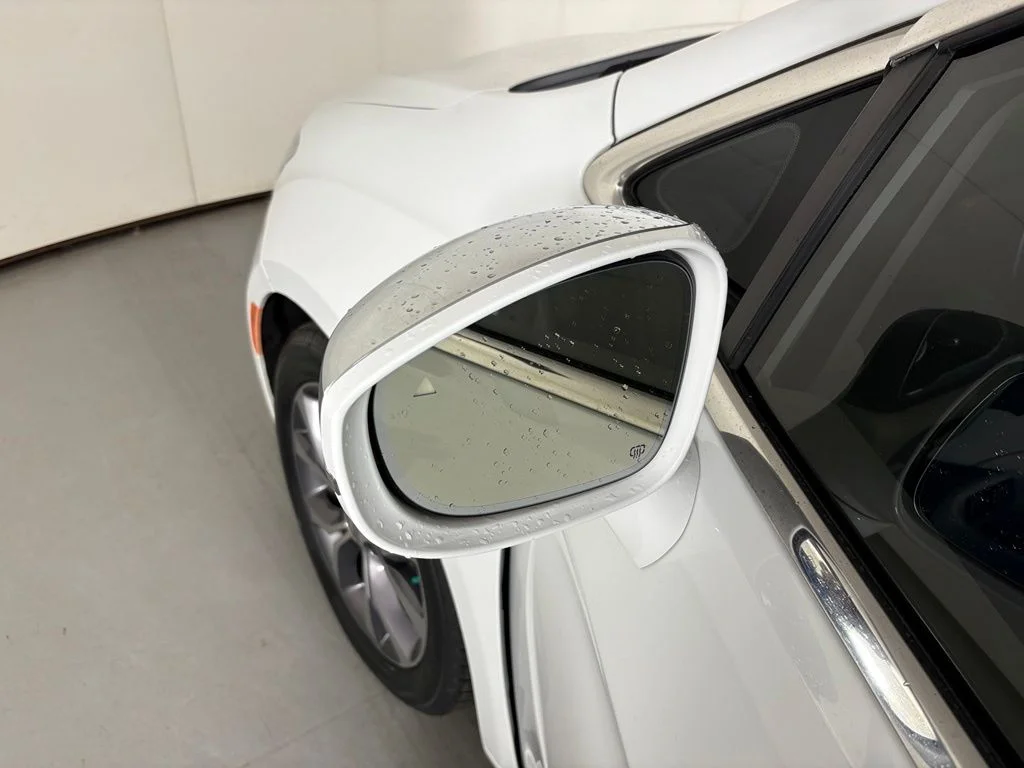 Used 2017 White Chrysler Limited image 12