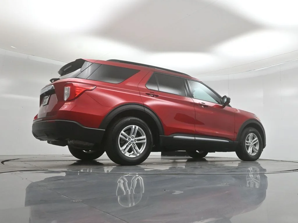 Used 2023 Red Ford XLT image 46