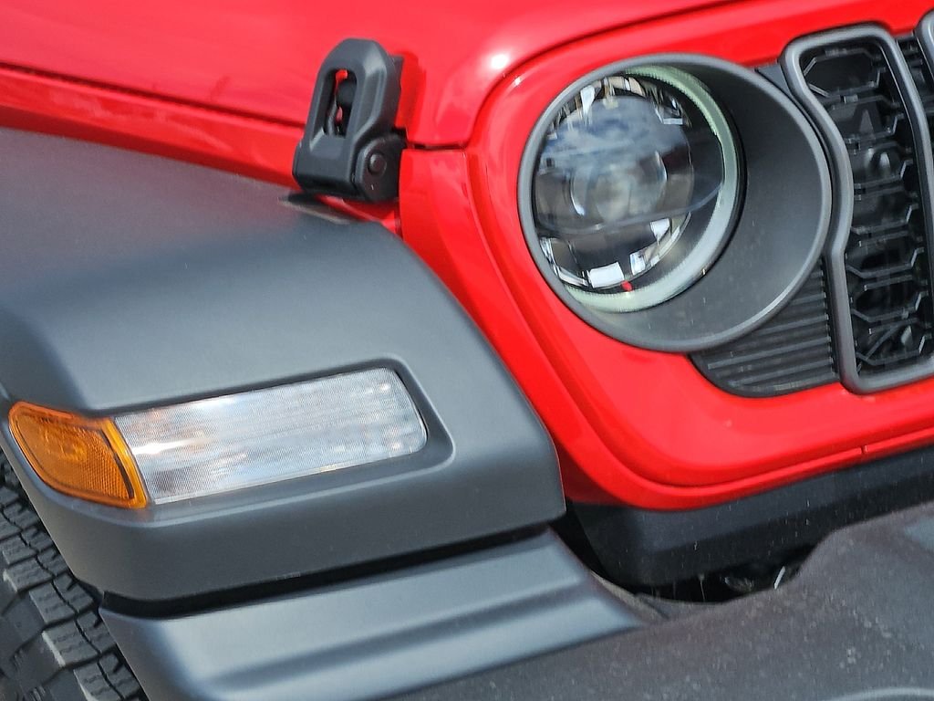 New 2026 Firecracker Red Clear-Coat Exterior Paint Jeep Sport S image 9
