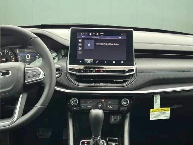 New 2026 White/off-white Jeep Latitude image 24