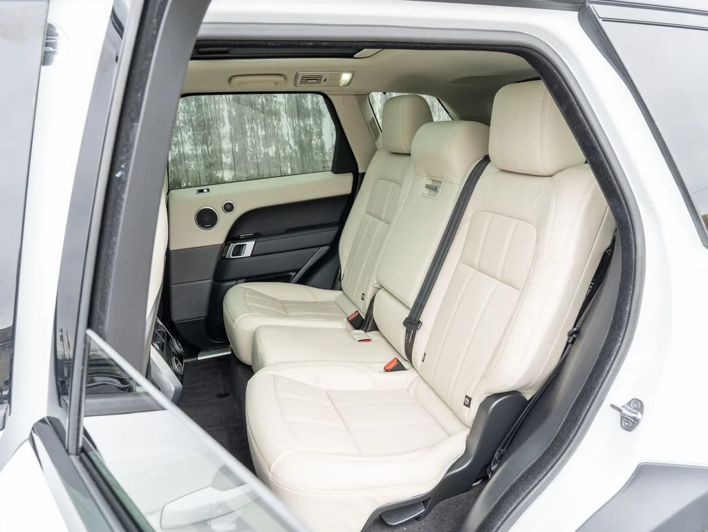 Used 2022 White Land Rover HSE Silver Edition image 33