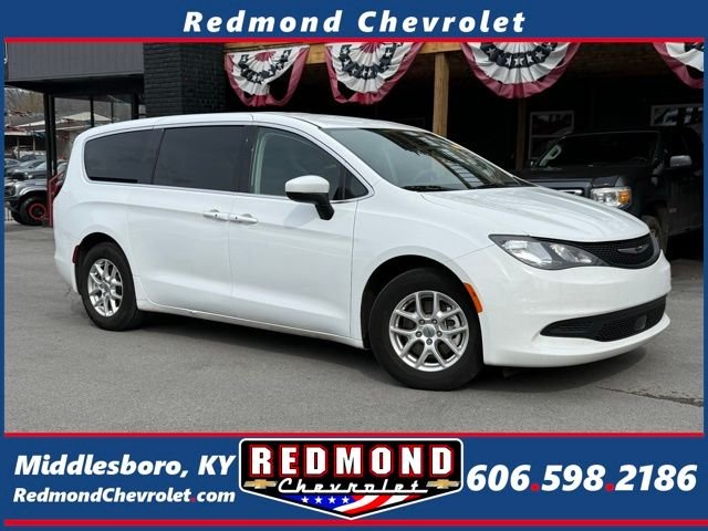 2022 Chrysler Voyager LX