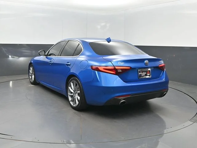 Used 2020 Blue Alfa Romeo Base image 29
