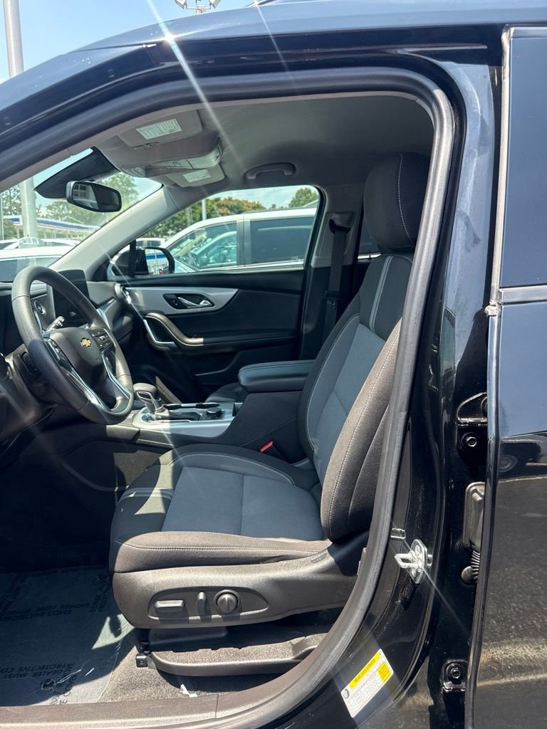 Used 2024 Black Chevrolet LT image 3