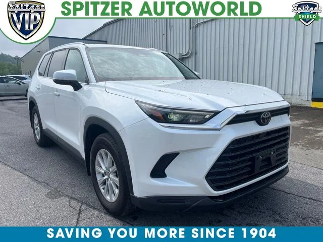 Used 2024 Wind Chill Pearl Toyota XLE image 1