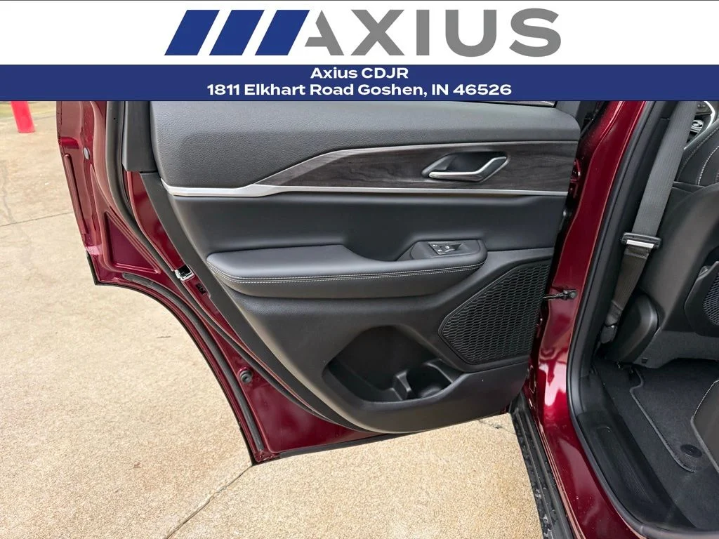 New 2025 Velvet Red Pearl-Coat Exterior Paint Jeep Limited image 16