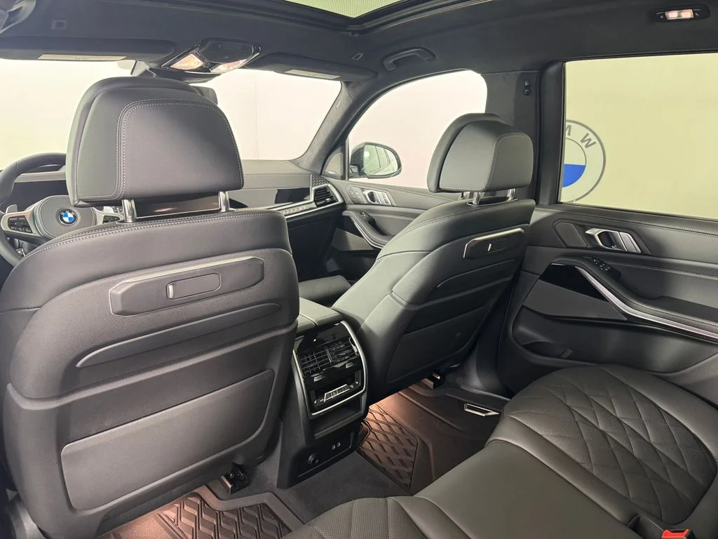 New 2027 Mineral White Metallic BMW xDrive40i image 14