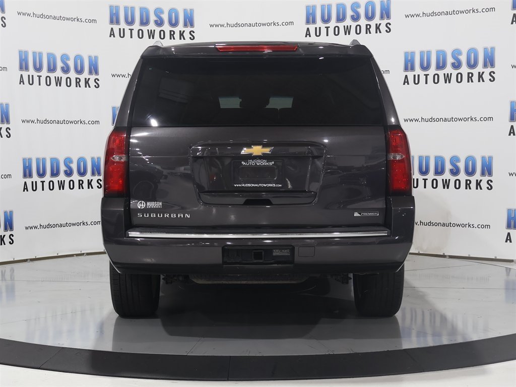 2018 Chevrolet Suburban Premier photo 4