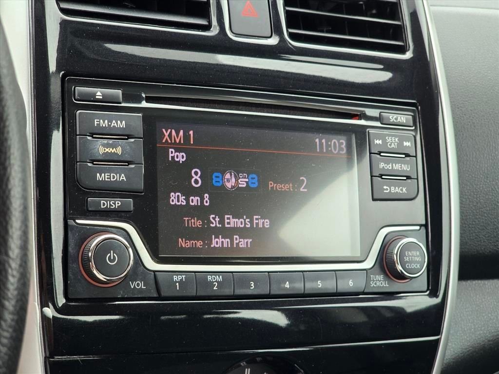 Used 2018 White Nissan 1.6 SV image 4