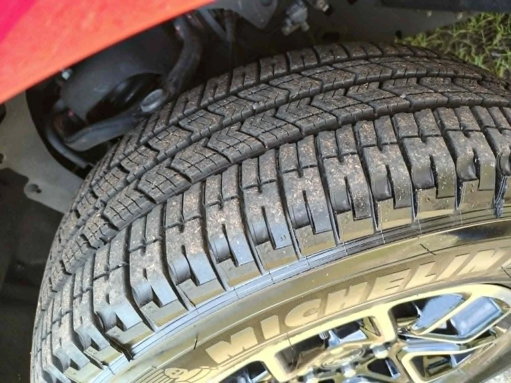 Used 2021 Red Ford XLT 4X4 CREW 5.0 image 11