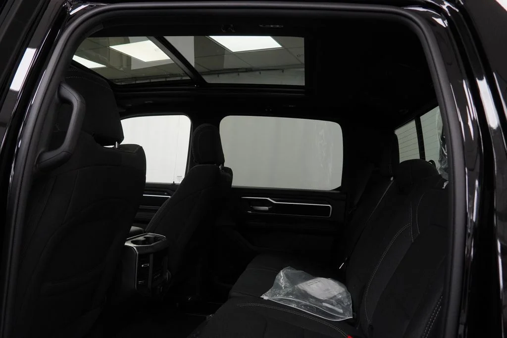 New 2026 Diamond Black Crystal Pearl-Coat Exterior Paint RAM Big Horn/Lone Star image 18