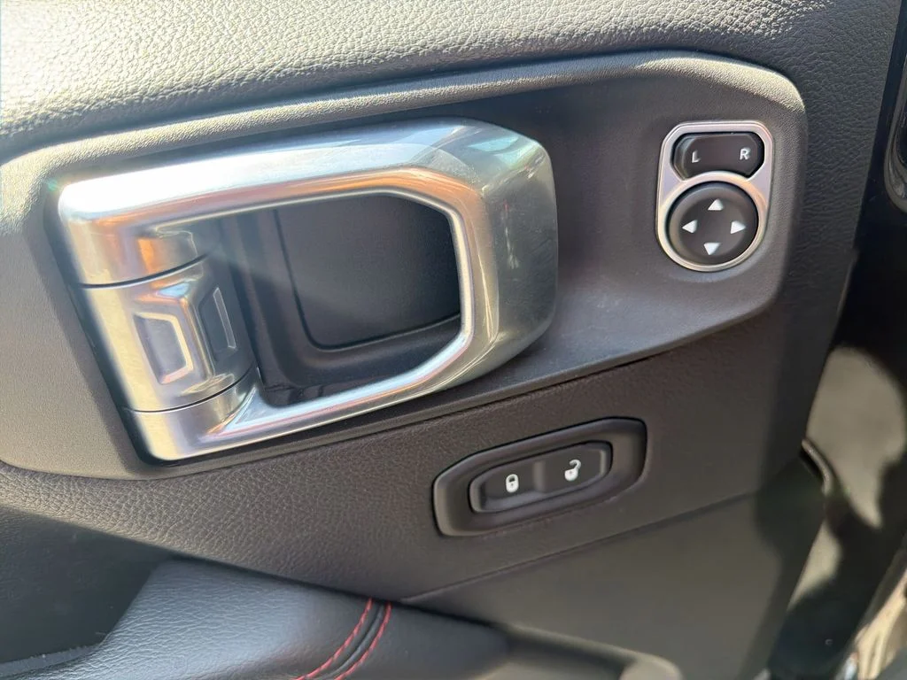 Used 2021 Black Jeep Unlimited Rubicon image 15