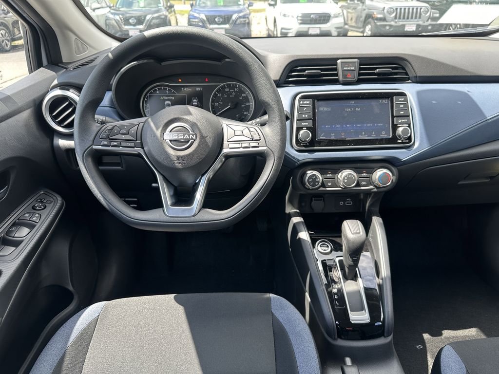 2025 Nissan Versa Sedan SV - Photo 17
