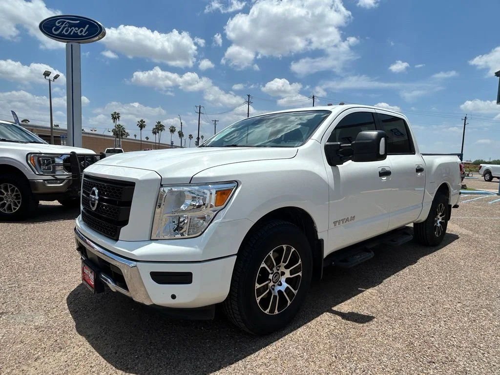 Used 2022 White Nissan SV image 3