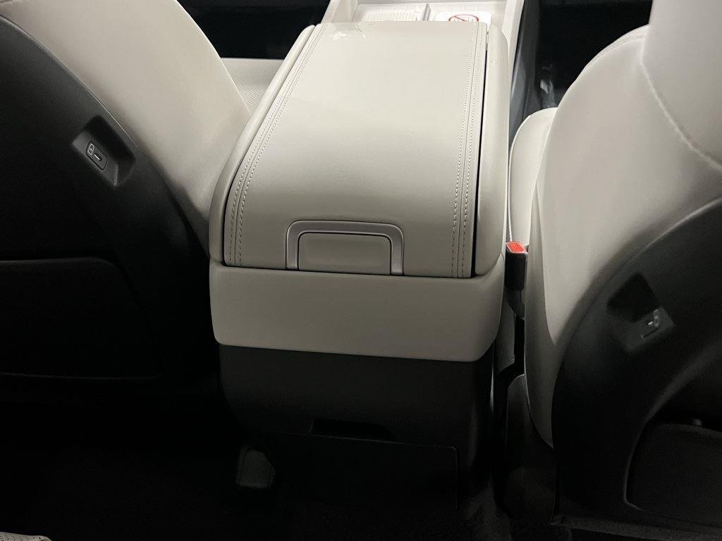 New 2025 Shimmering Silver Hyundai SEL AWD image 25