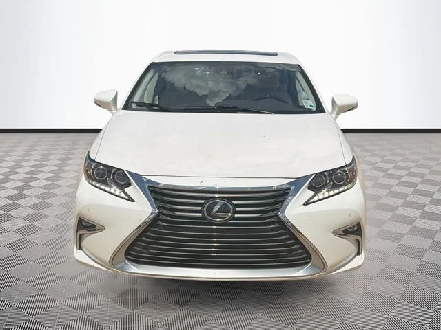 Used 2018 White Lexus 350 image 2