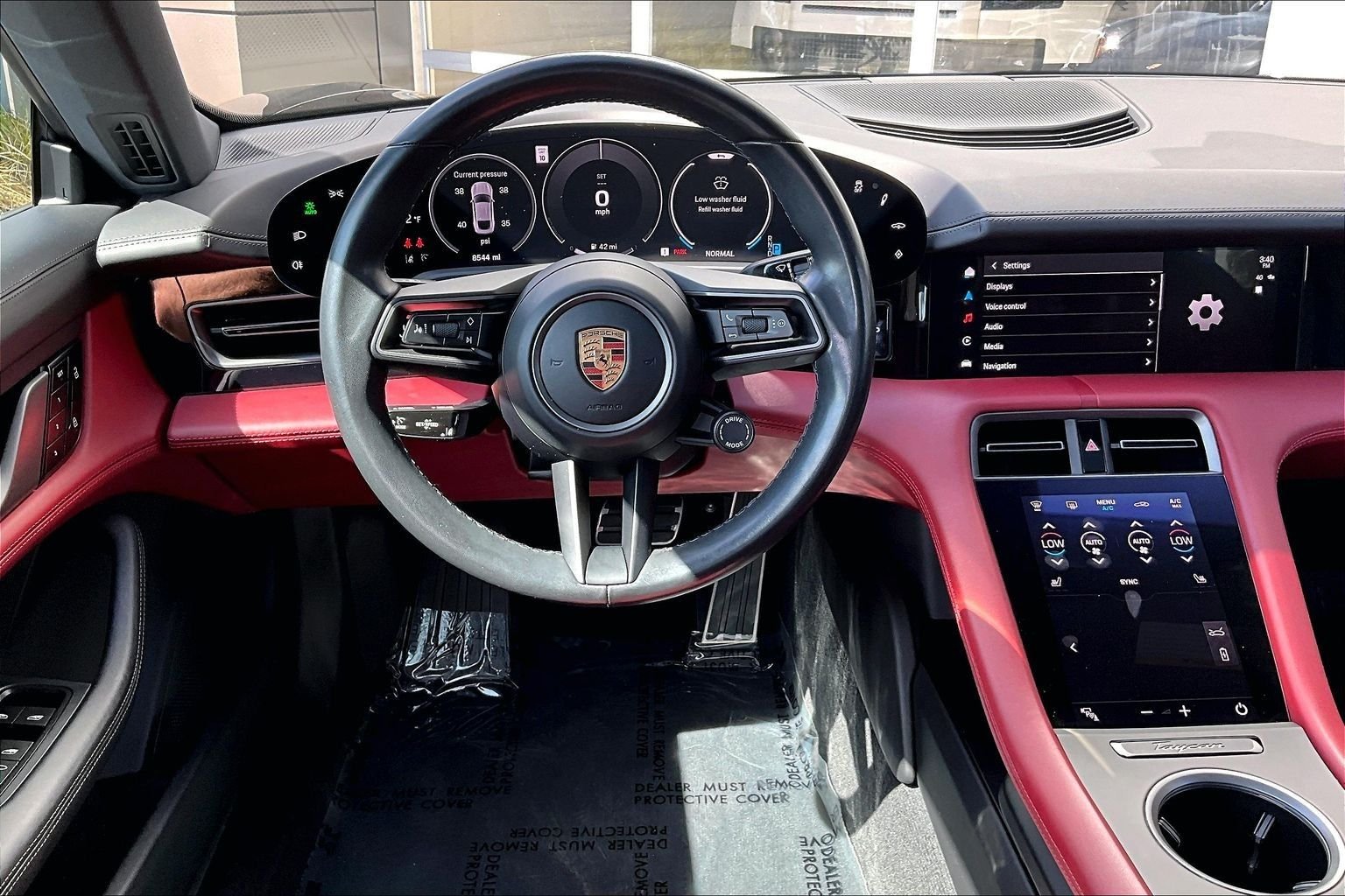 Used 2025  Porsche  image 5