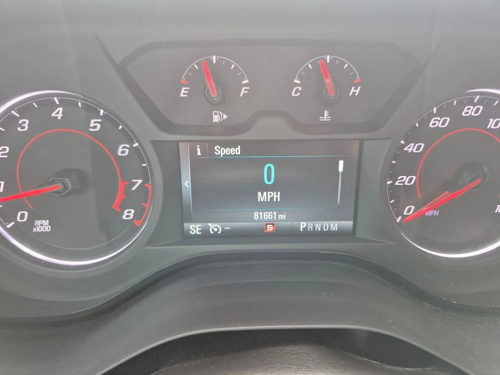 Used 2018 Silver Chevrolet 1LT image 22